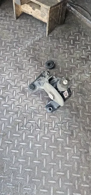 Toyota Rav4/Vanguard Gearbox Mounting Ex Japan
