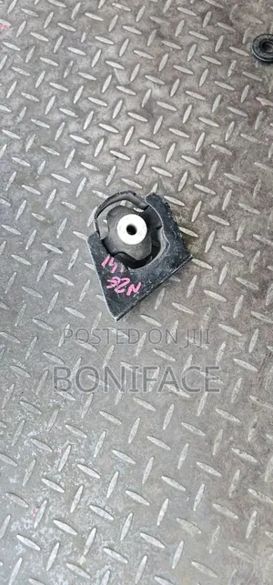 Fielder Gearbox Mounting