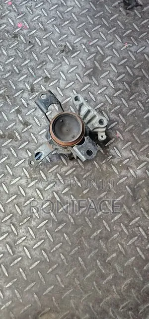 Suzuki Alto 2018 Engine Mounting