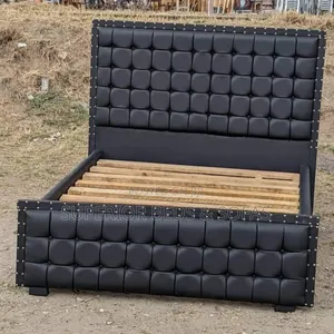 Classic 5x6 Black Chester Bed