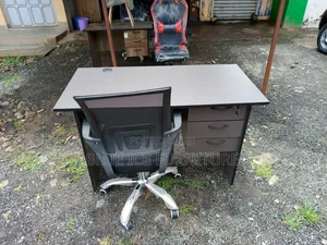 Grey Office Table With Mesh Office Seat