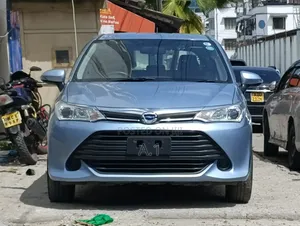 Toyota Corolla Fielder 1.5 Hybrid FWD 2018 Blue