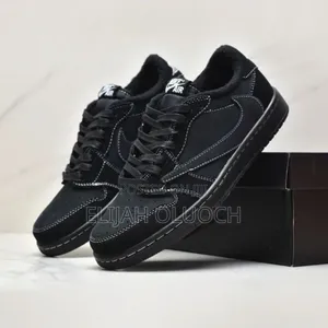 Jordan 1 Travis Scott Black Phantom 🔥🐾

Pure Leather 👌🏽