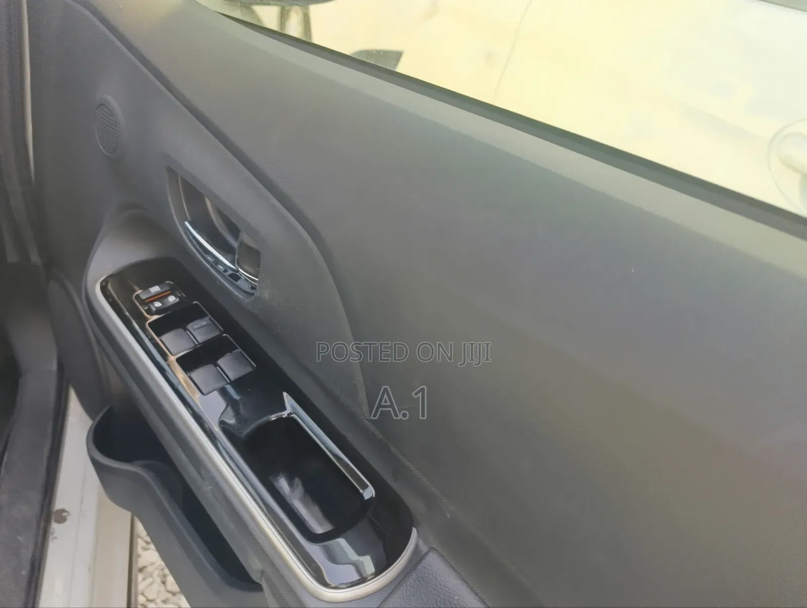 Toyota Aqua 2018 White