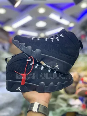 Jordan 9 Retro White Black 🔥🔥🐾

Quality 🫰🏿

Size 40-45