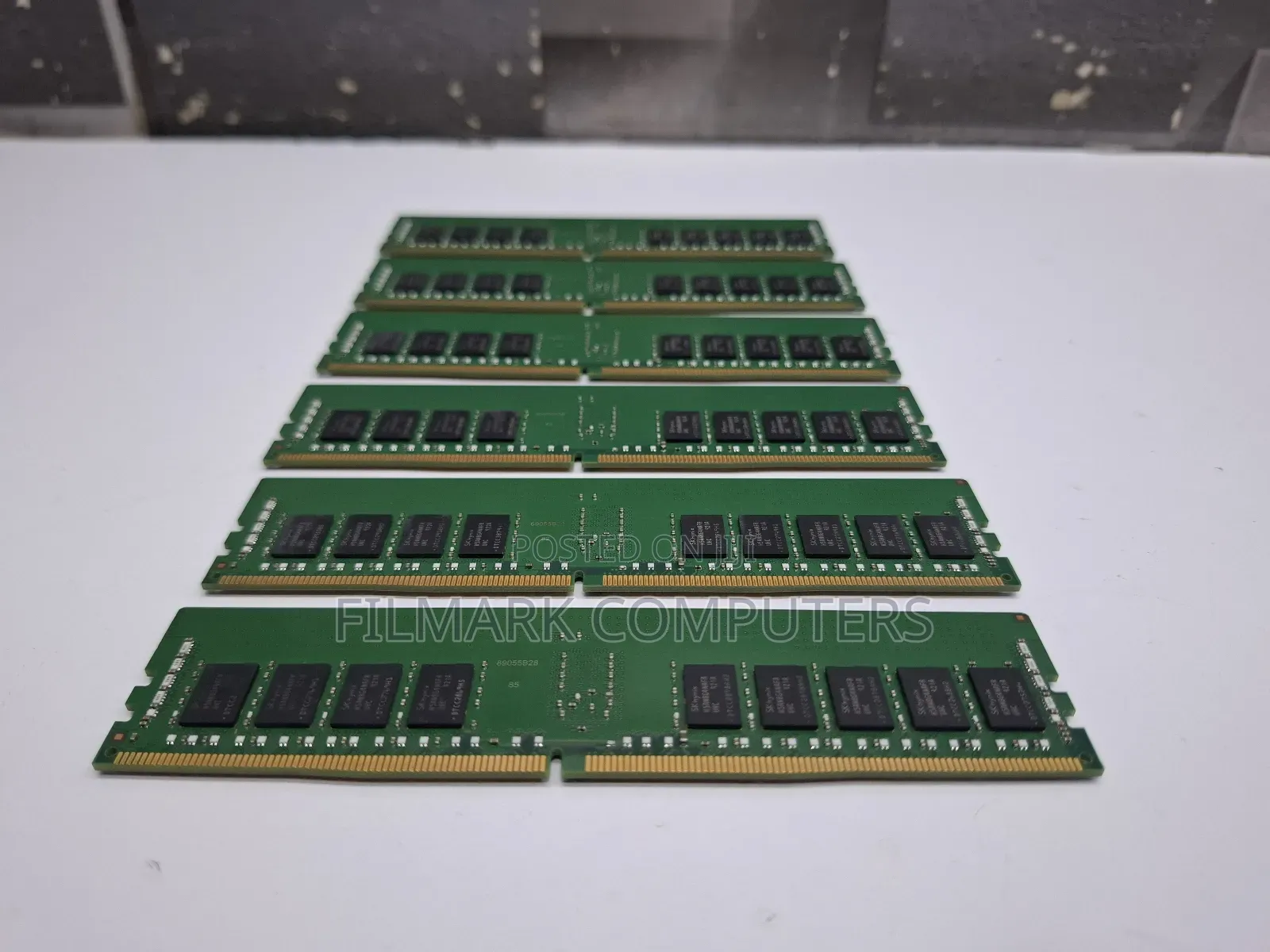 Sk Hynix 16gb 1rx4 Pc4-2400t-Rc2-11 Server Ram