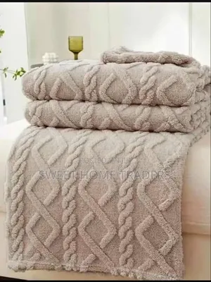 Pattern Woolen Fleece Blanket