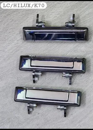 Outer Door Handle Toyota Hilux, K70,Landcruiser Lcsilver/Chrome Shiny