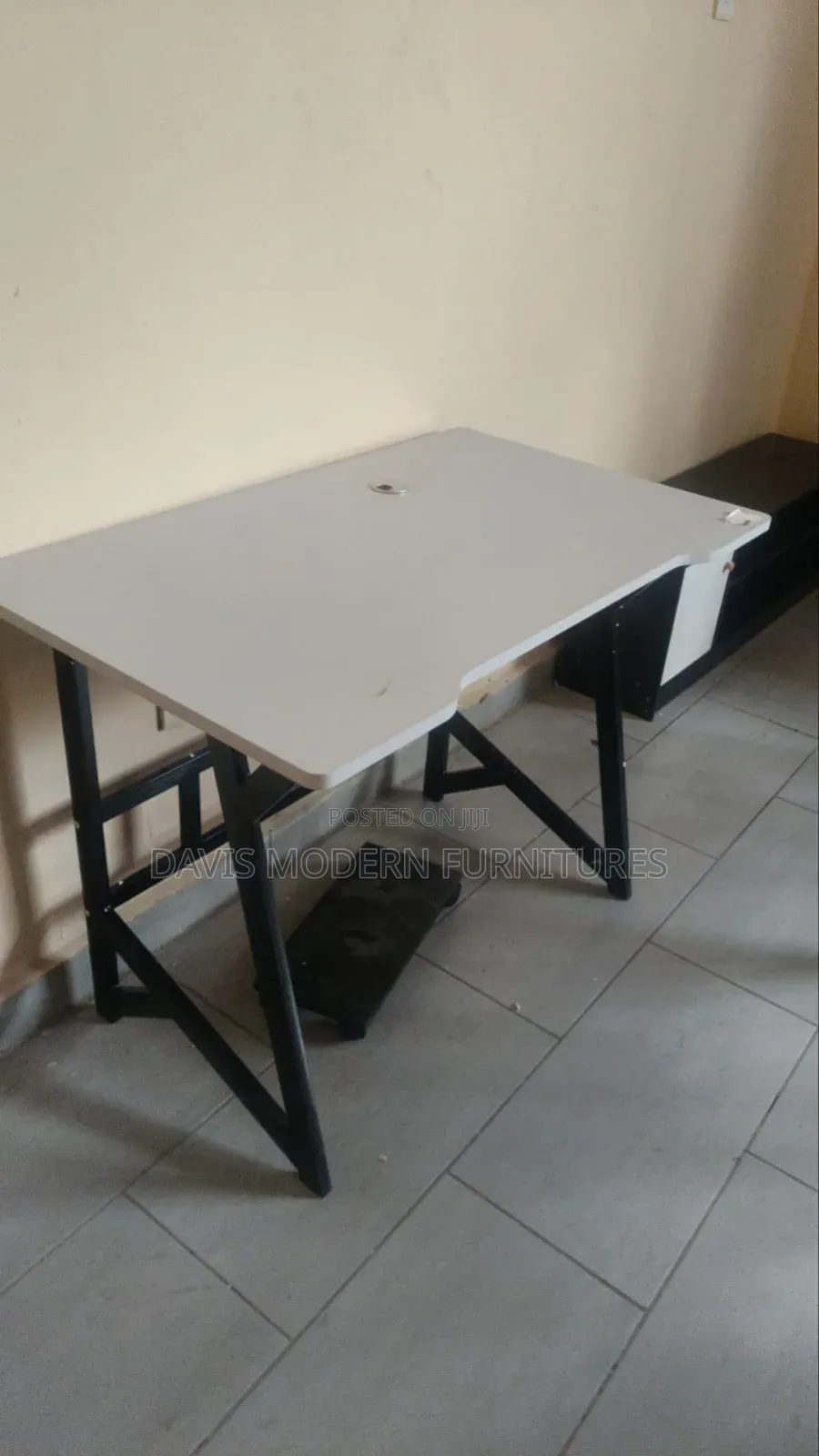 White Teble