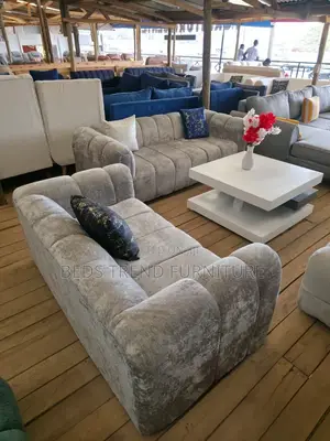 Structured 5 Seater Bubble Seat 3,2