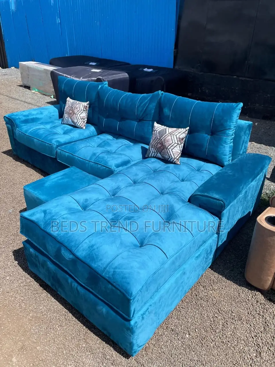 Organized 6 Seater Blue L Seat