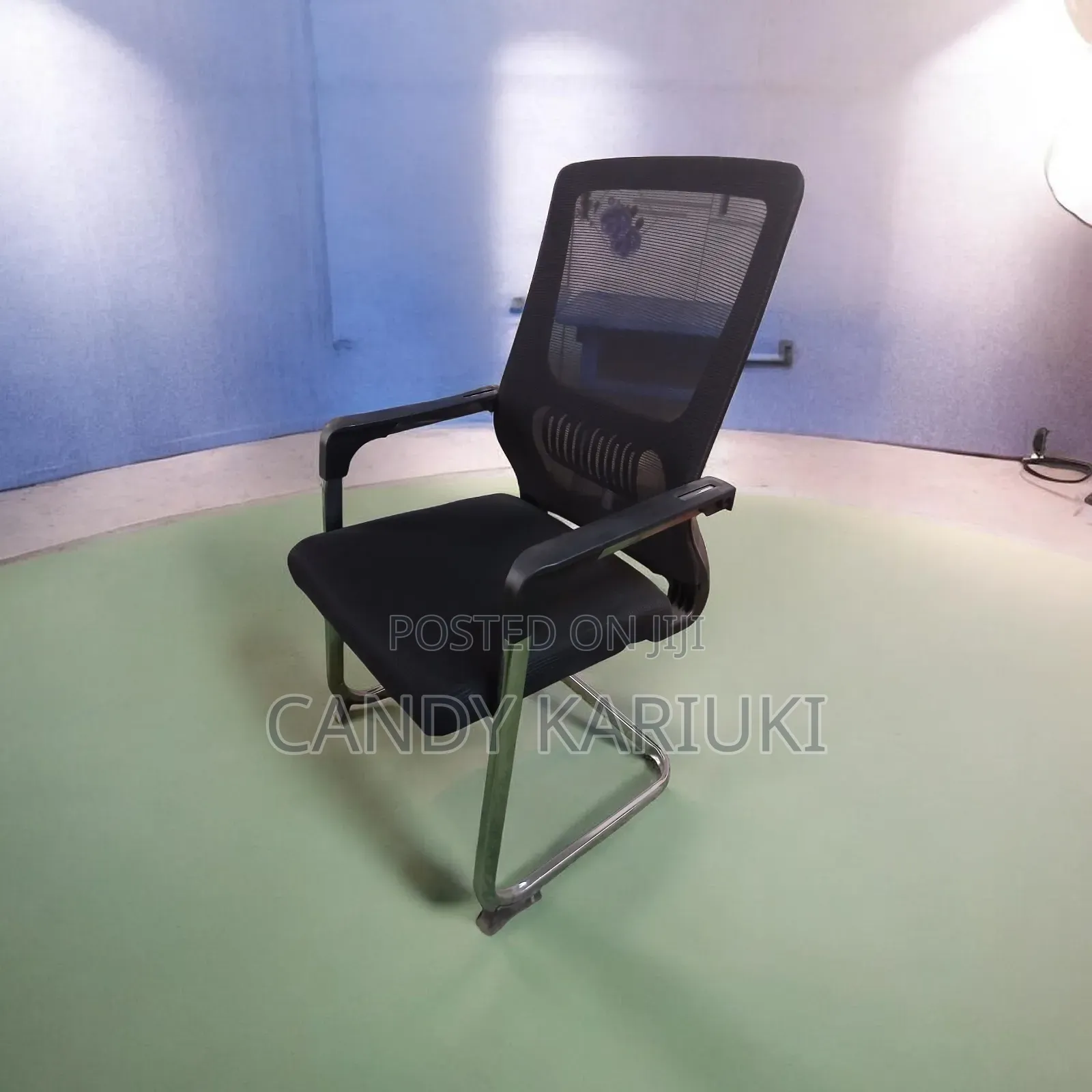 Executive Visitors Chair With Comfy Back Support
