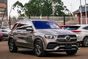 Mercedes-Benz GLE-Class GLE 400d 4MATIC 2020 Gold