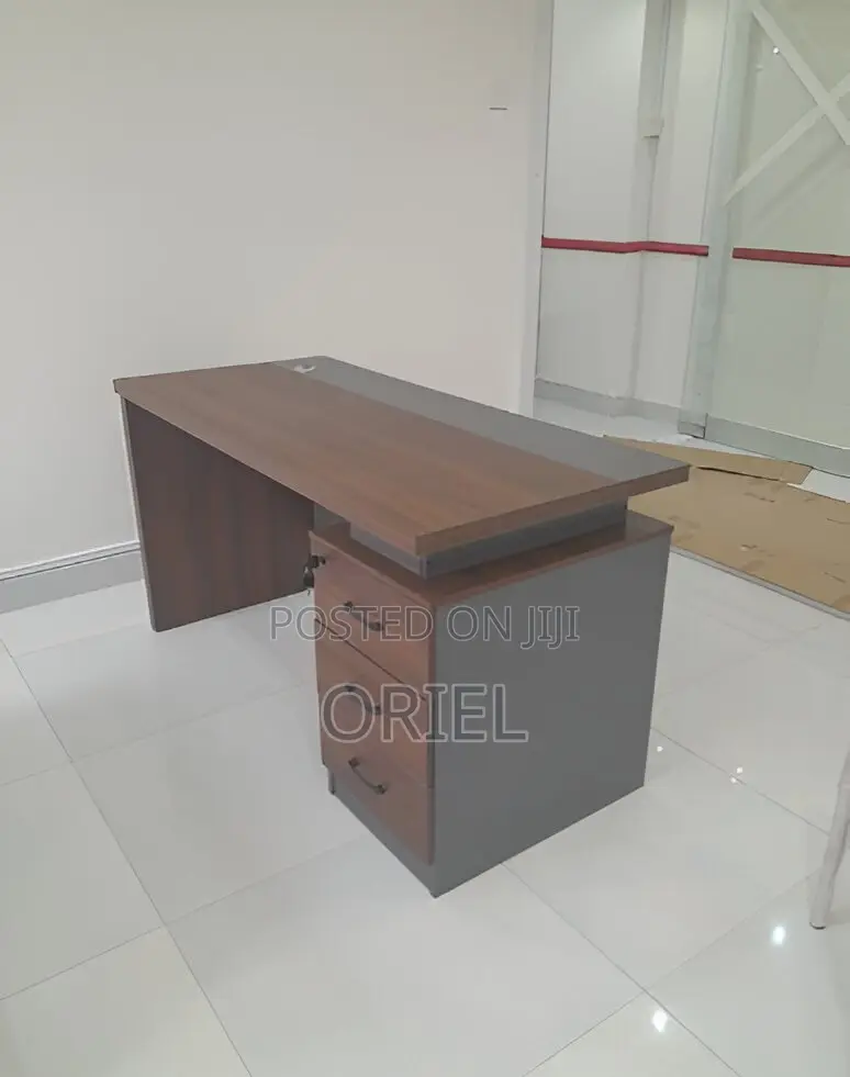 Office Desks; Elegant 1.4 Meter Executive Table