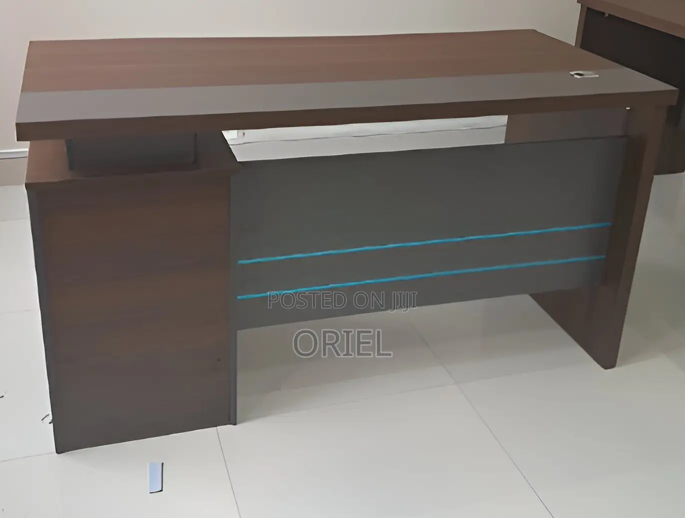 Office Desks; Elegant 1.4 Meter Executive Table