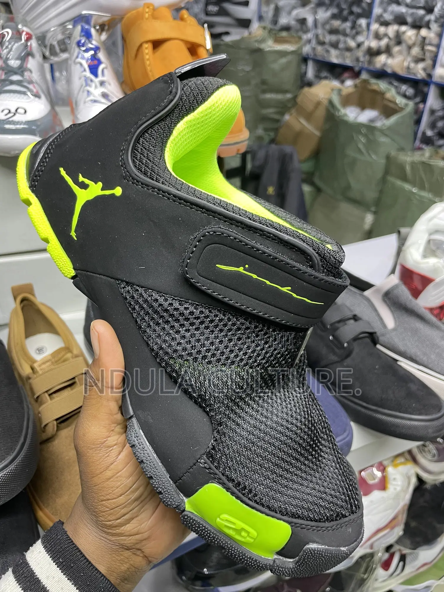 Air Jordan Lx
