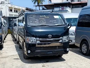 Toyota Regius 2018 Blue