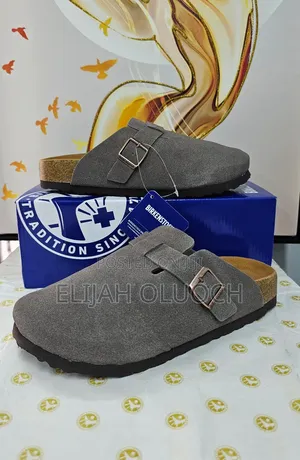 Birkenstock Boston Classic Suede Clogs - Ash Gray
Quality