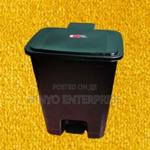 Plastic 30 LTRS Pedal Bin