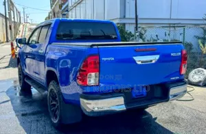 Toyota Hilux Revo Double Cab Deisel 2.4 AWD 2018 Blue