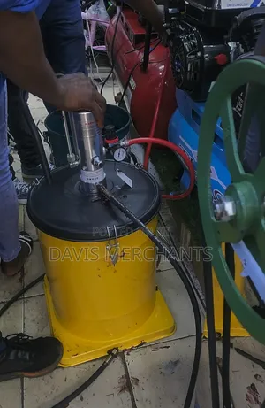 Grease Bucket With 40l Capacity Air Driven