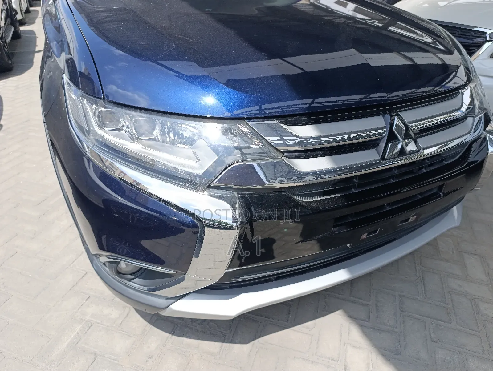 Mitsubishi Outlander 2018 Blue