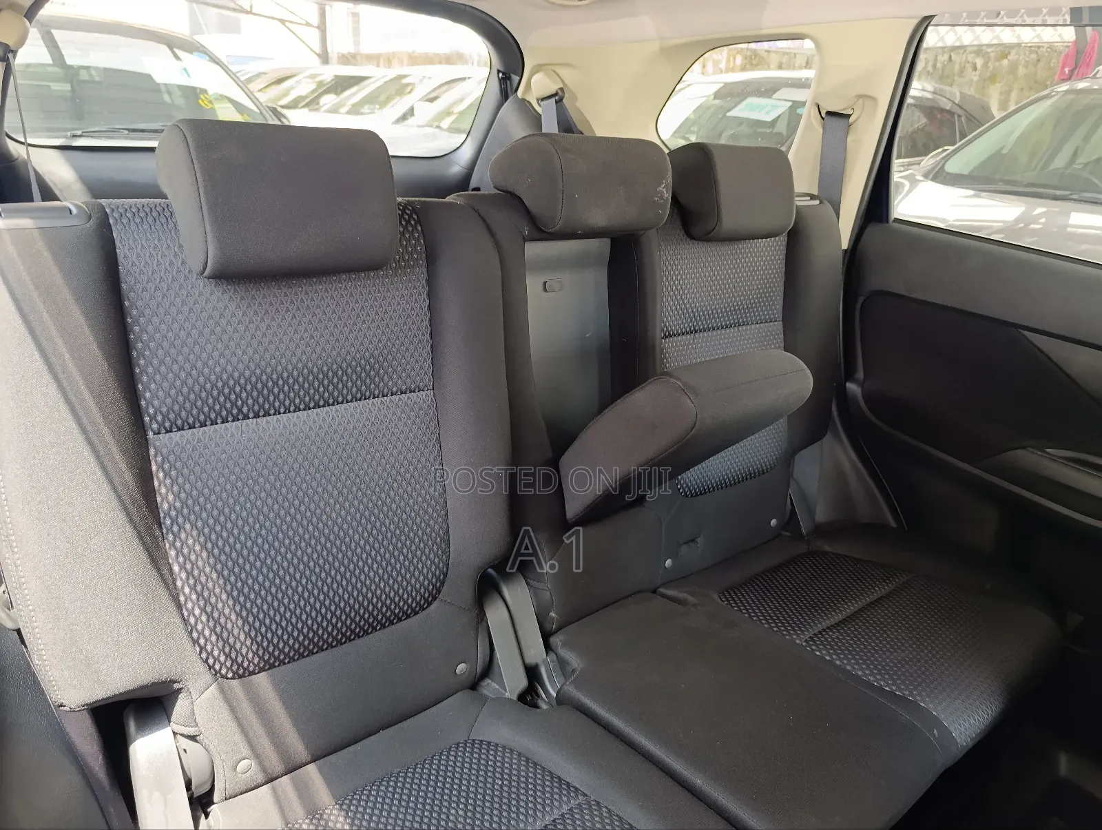 Mitsubishi Outlander 2018 Blue