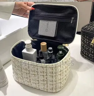Tweed Luxury Cosmetic Bag Organizer
Travel or Storage_nje