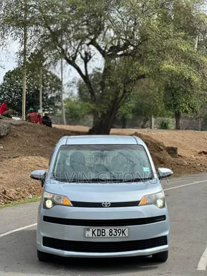 Toyota Spade 2014 Blue