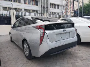 Toyota Prius 2018 Silver