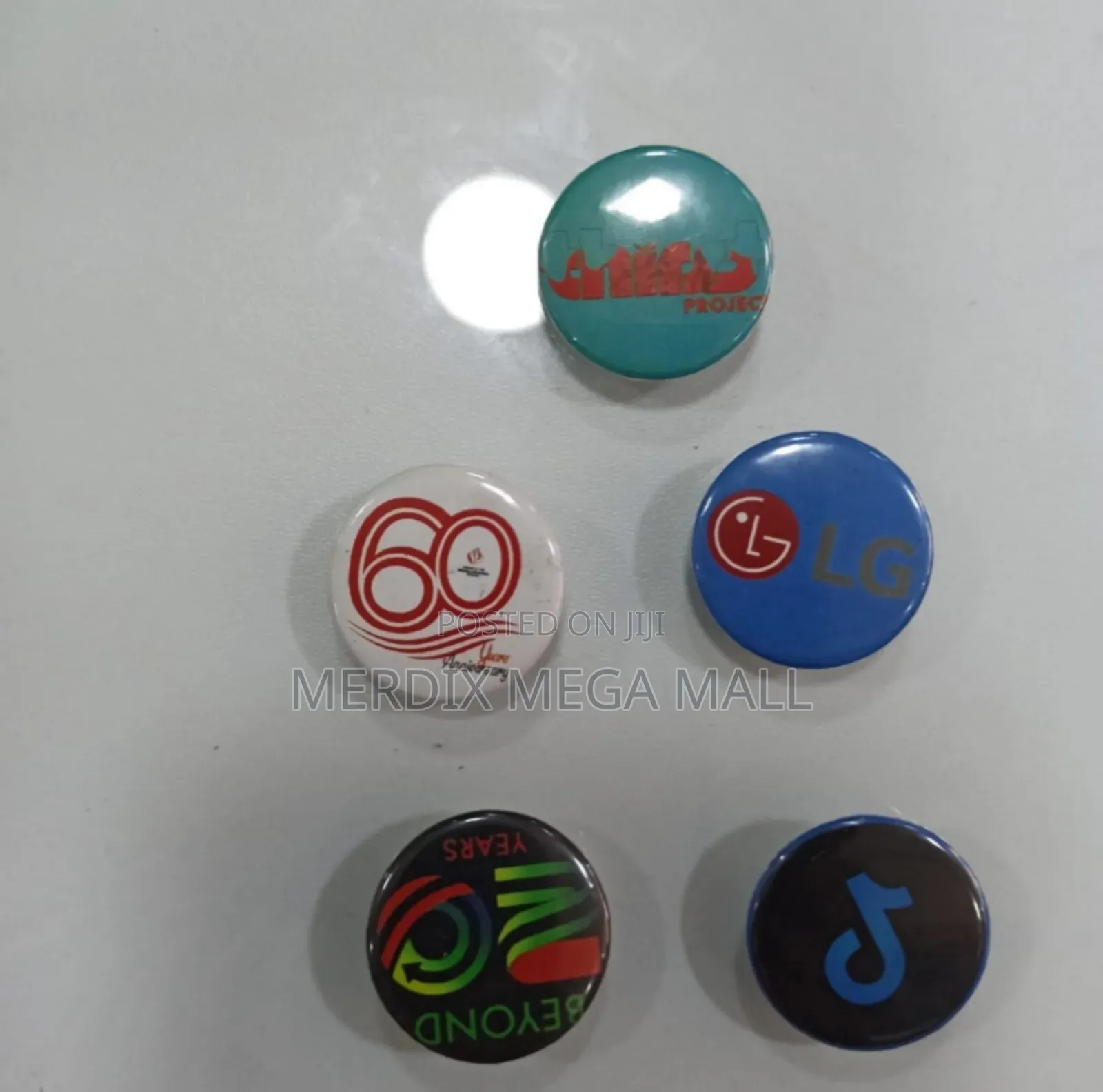 Button Badges, Badges