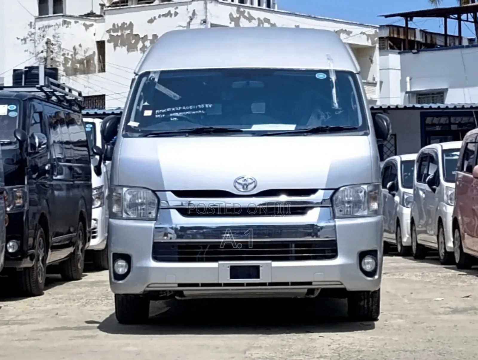 Toyota Grand HiAce 2017 Silver