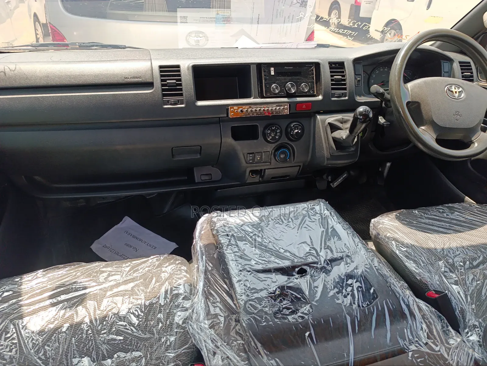 Toyota Grand HiAce 2017 Silver