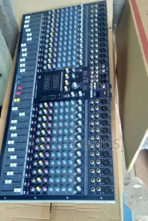 Soundcraft Professional Powered Mixer