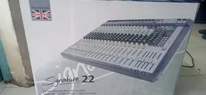 Soundcraft Signature 22 Analog Mixer