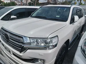 Toyota Land Cruiser 2018 White