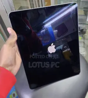Apple iPad Pro 12.9 (2022) 128 GB Gray