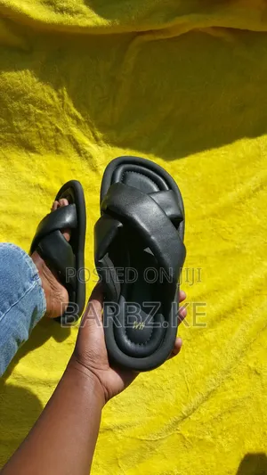 Thrift Flat Sandals