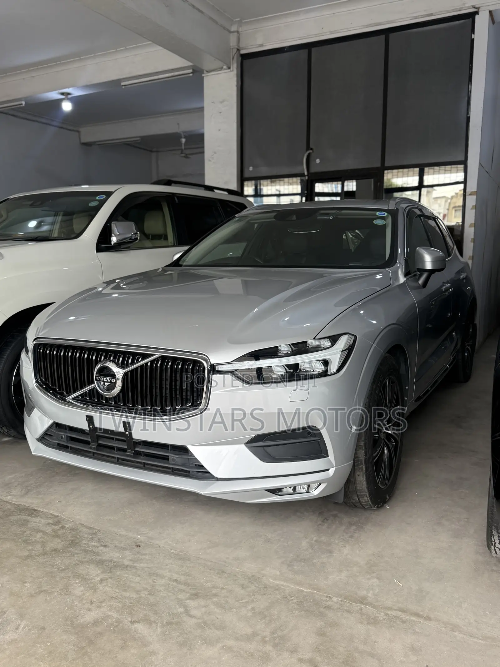 Volvo XC60 2019 Silver
