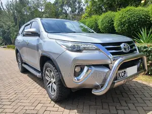 Toyota Fortuner 2.8 D AWD 2017 Silver