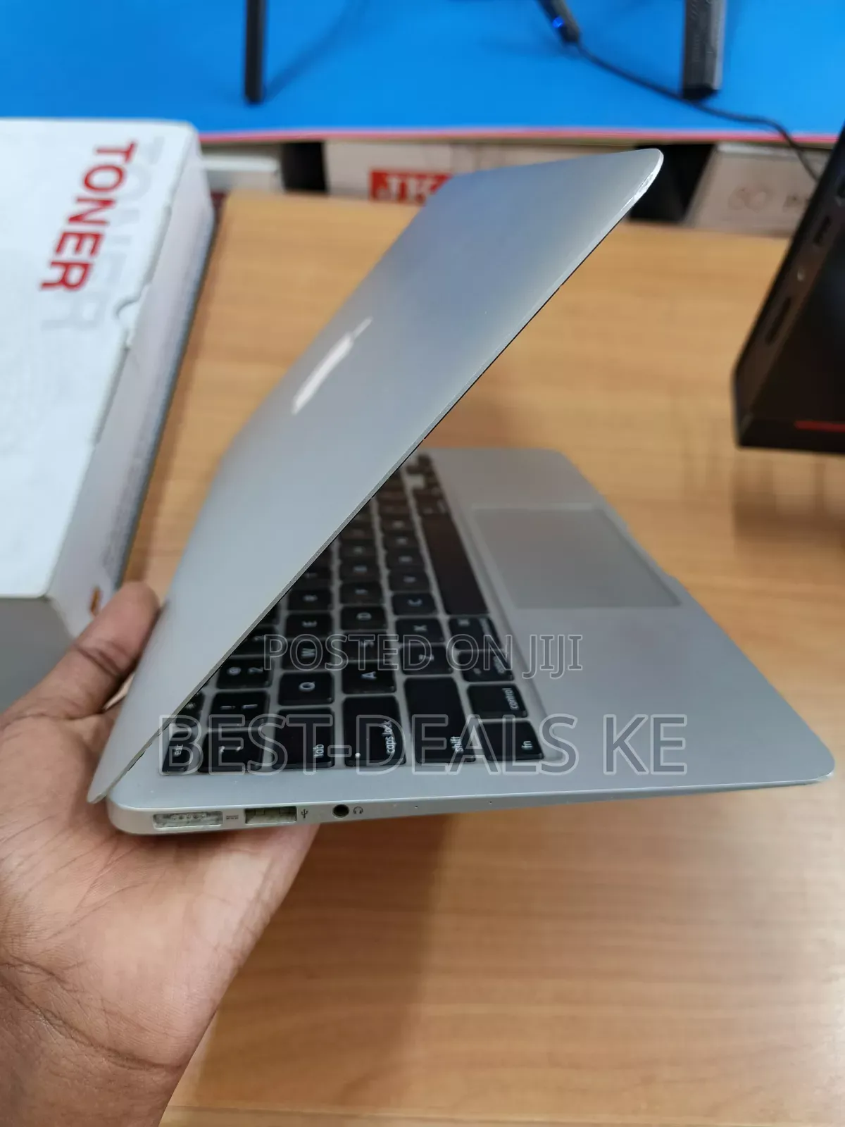 Laptop Apple MacBook Air 4GB Intel Core i5 SSD 256GB