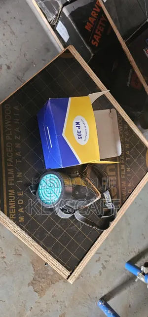 Np 305 Single Chemical Respirator