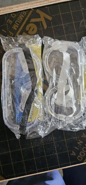 Clear Safety Googles With Straps