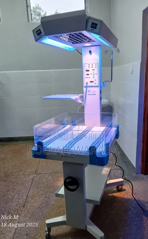 Radiant Warmer With Phototherapy Light