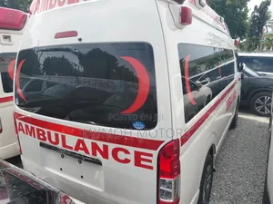 Toyota HiAce 2019 White