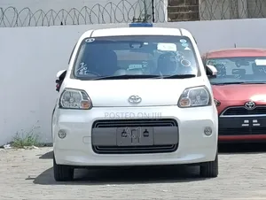 Toyota Porte 2018 White