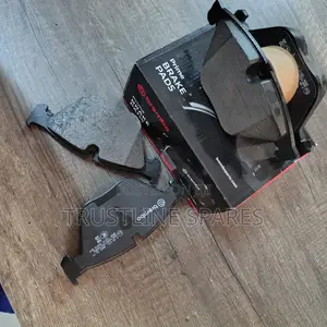 Brembo Front Brake Pads for BMW F10 – Smooth High-Performance Fit