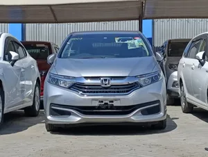 Honda Fit Shuttle 1.5 Hybrid 2WD 2018 Silver