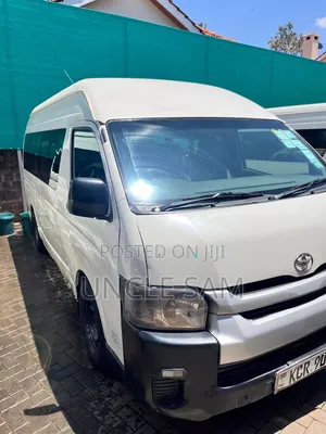 Toyota HiAce 2018 White