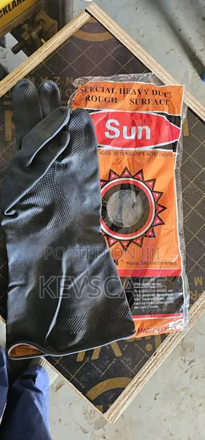 Black Rubber Gloves, Oil, Acid Detergents And Most Chemical Resistant